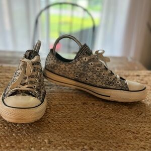 Converse Chuck Taylor Womens Sneakers Low Top‎ Sz 10 Black White Aztec print
